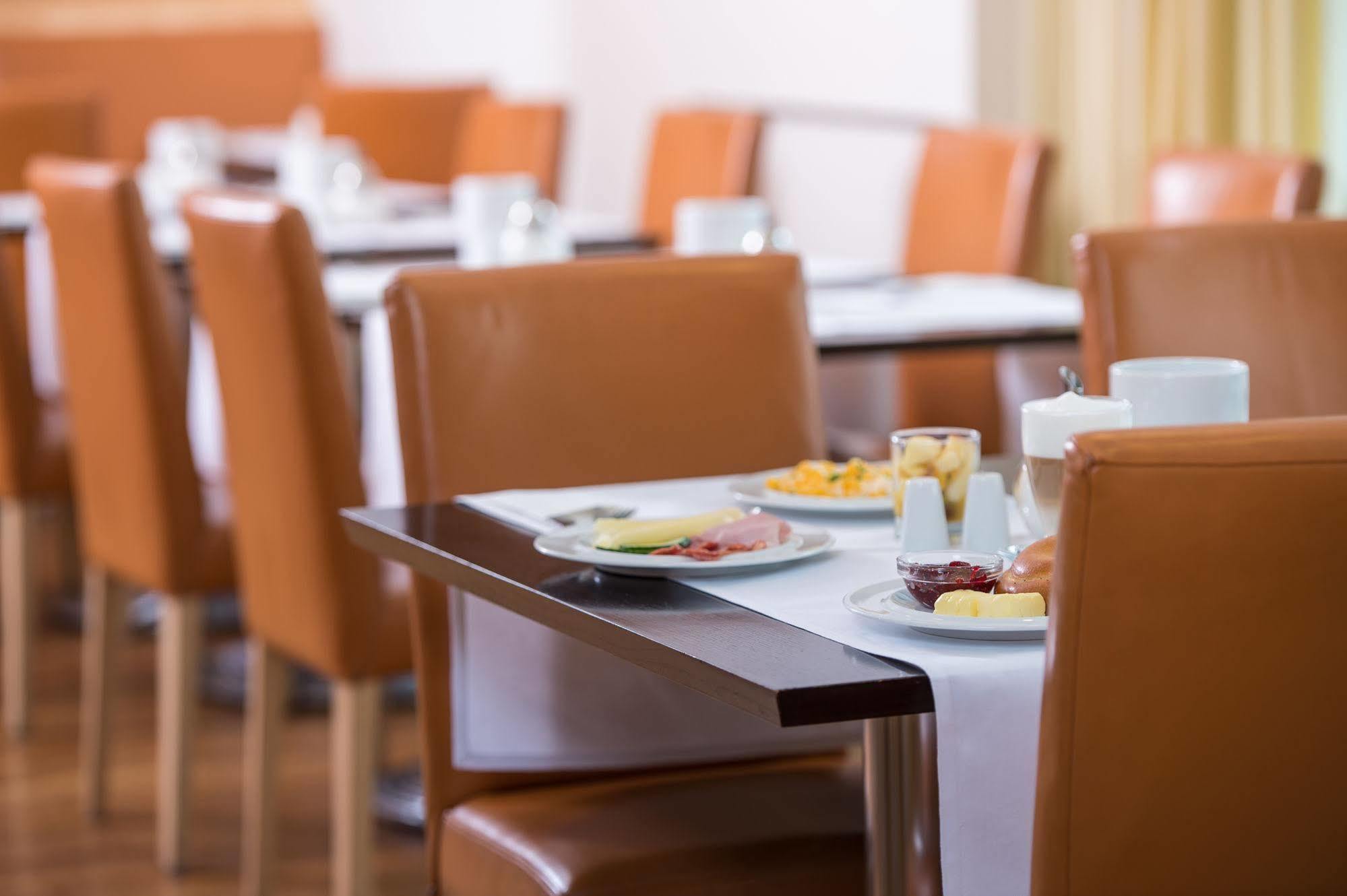 Heinhotel Vienna Airport 4* Schwechat